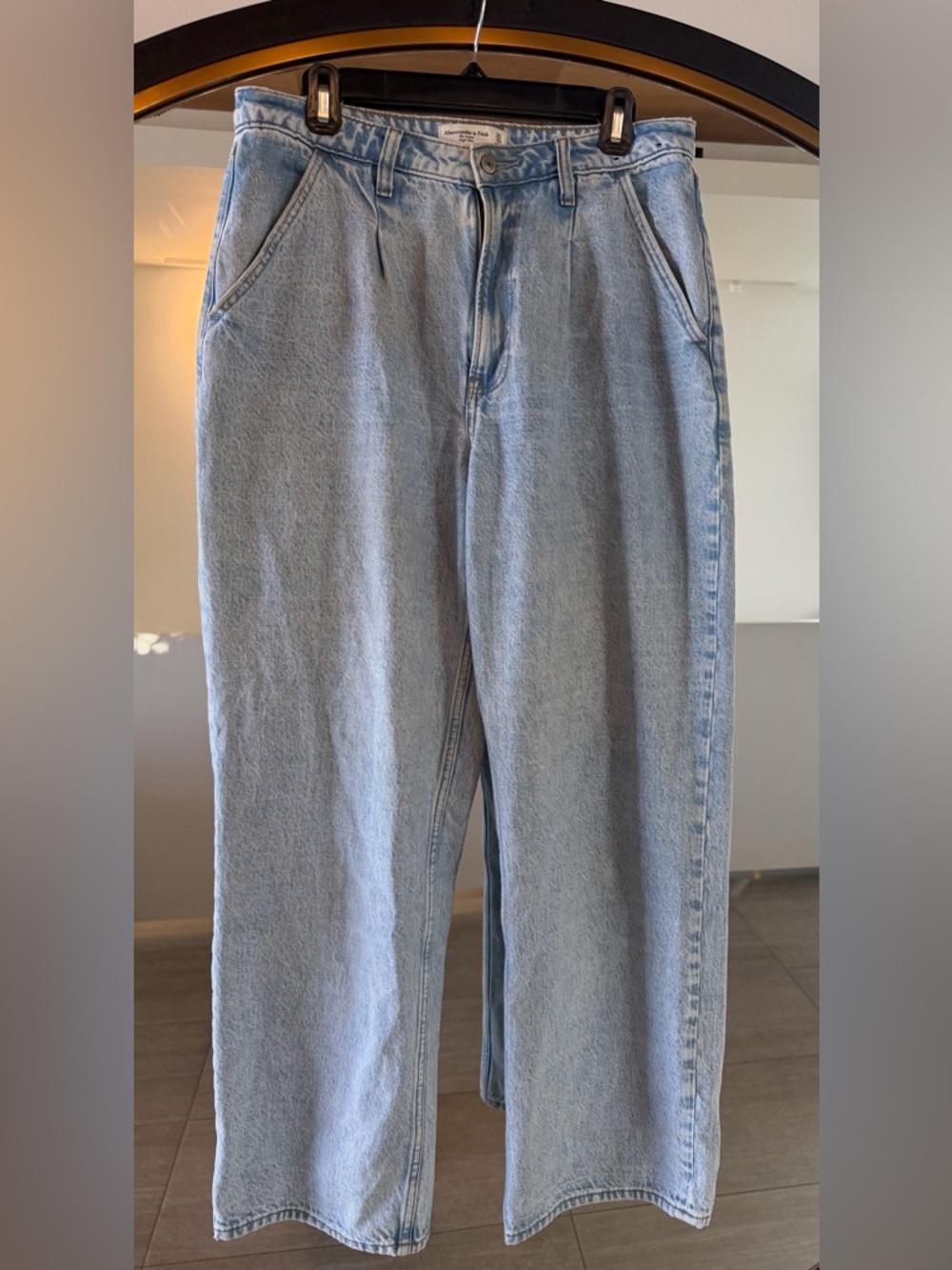 Abercrombie & Fitch Curve Love The Loose High Rise Jeans Light Wash Size 30/10